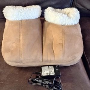 Body Innovations Electric Tan & White Fleece Warming Foot Massager & Charger
